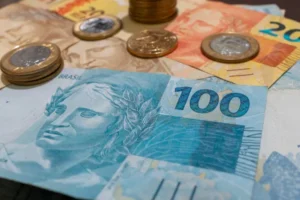 Governo projeta salário mínimo de R$ 1.724 para janeiro de 2027