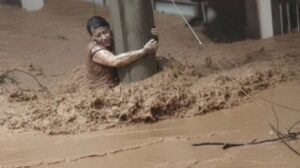 Vídeo: Chuvas deixam 37 mortos e dezenas de desaparecidos na Zona da Mata de Minas Gerais