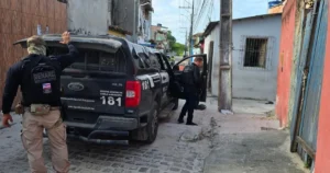 Jovem ligado a facção carioca é preso por tráfico em Serrinha, Bahia