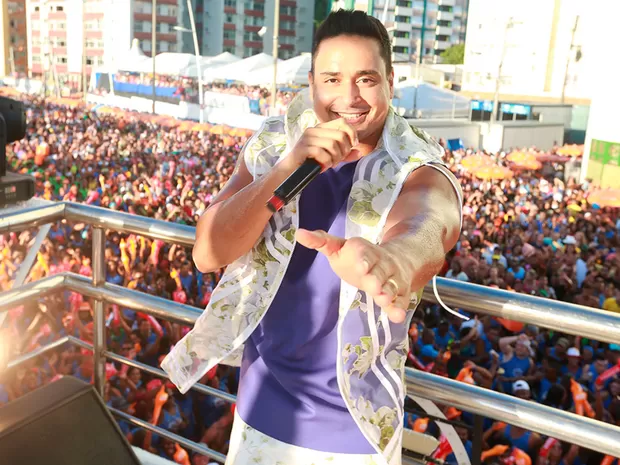 Xanddy Harmonia comanda “Melhor Segunda” e anima o pré-Carnaval de Salvador nesta segunda-feira
