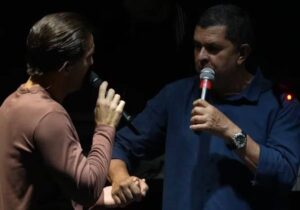 Vídeo: Deputado interrompe show de Tayrone e mulheres se envolvem em briga durante aniversário de São Gabriel