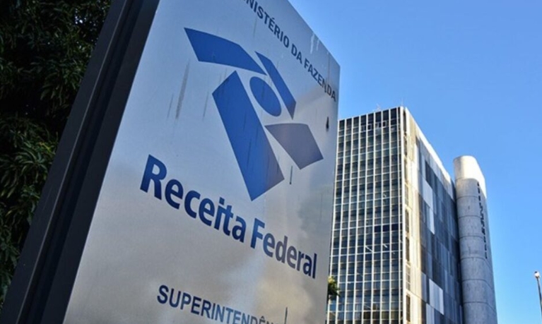 Receita Federal desmente mensagem sobre cobrança por movimentações via PIX