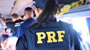 PRF prende em Minas Gerais homem procurado por matar a própria mãe na Bahia durante viagem em ônibus da linha Itaberaba–São Paulo