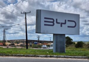 BYD anuncia mais de 1,6 mil vagas de emprego para fábrica de Camaçari