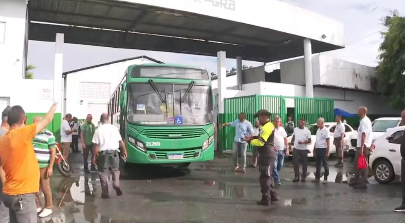 Rodoviários fazem assembleias e ônibus podem atrasar na manhã desta quinta-feira em Salvador