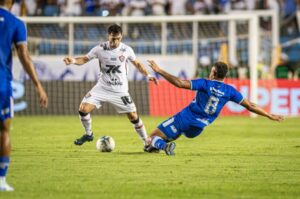 Vitória empata com Confiança e avança às quartas da Copa do Nordeste