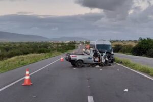 Acidente entre van e utilitário provoca duas mortes e deixa feridos na BR-116, em Rafael Jambeiro