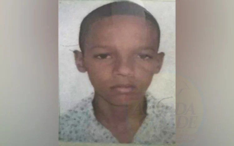 Estudante morre após ataque a tiros em frente a escola em Feira de Santana