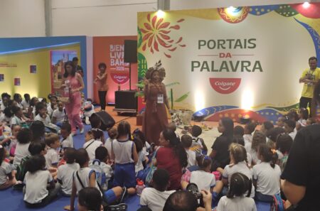 Bienal do Livro Bahia 2026 começa em Salvador com programação diversa e reúne milhares de visitantes
