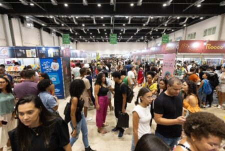 Estado garante entrada gratuita para professores na Bienal do Livro Bahia 2026