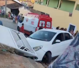 Criança e avó morrem após serem atropeladas por carro desgovernado no sul da Bahia