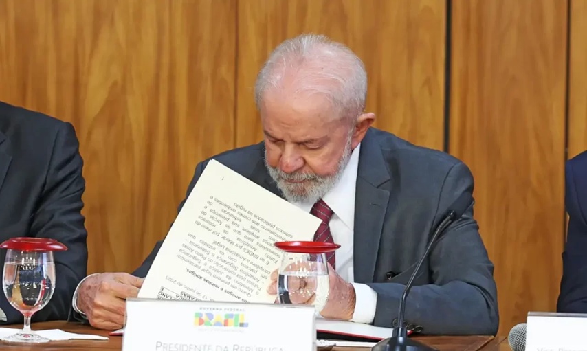 Presidente barra proposta que permitiria uso de estágio como experiência em concursos públicos