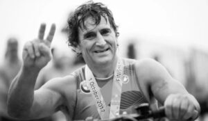 Morre Alex Zanardi, ex-piloto de F1 que superou amputação e virou campeão paralímpico