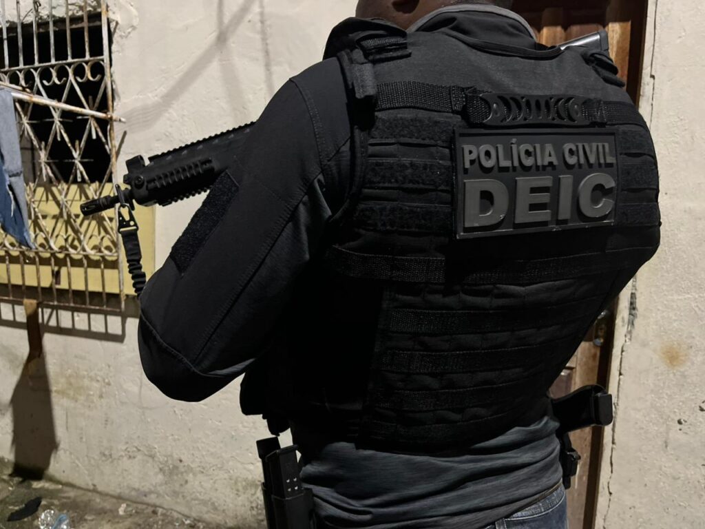 Operação da Polícia Civil mira quadrilha suspeita de roubos na Barra, em Salvador